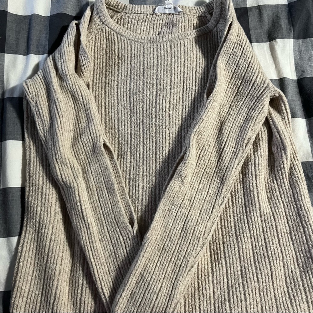 Sweater - Picture 3 of 5
